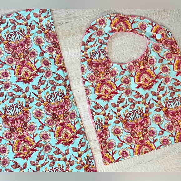 NEW 🪡 Handmade Pretty in Pink Bucks Bib & Burp Cloth - Handmade Baby Gift Set - Picture 2 of 8